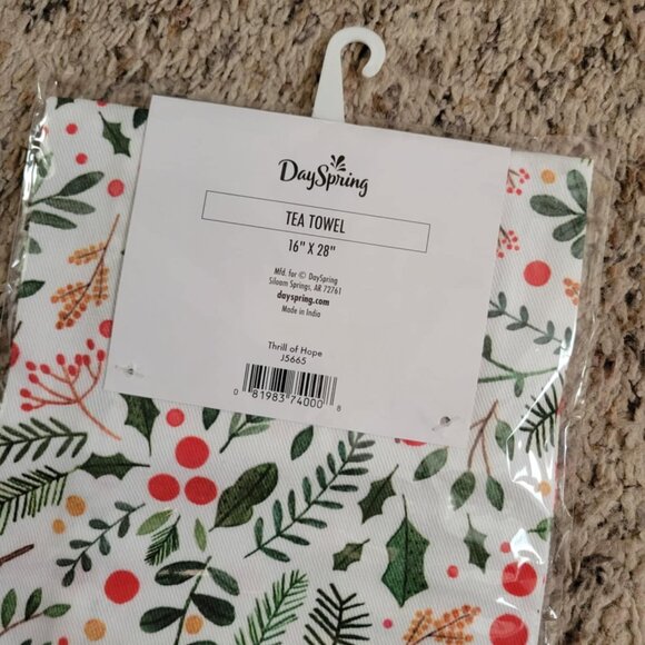 Two Christmas Tea Towels - Picture 4 of 4